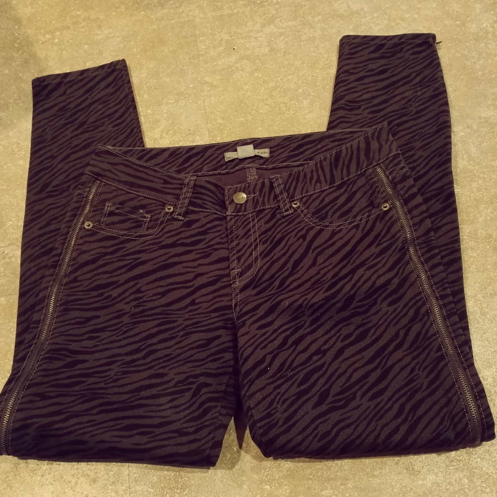 2.1  denim skinny 28 black tiger stripe zippered leg